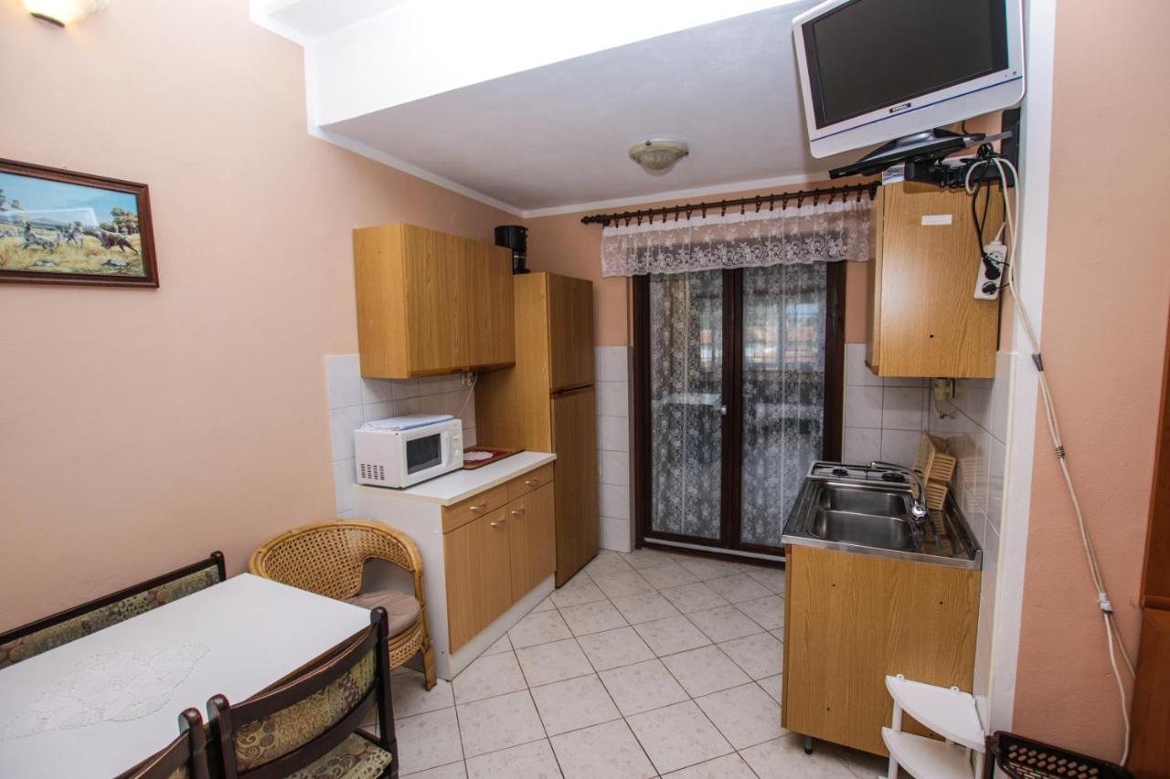 Apartments Dario Пореч Екстериор снимка